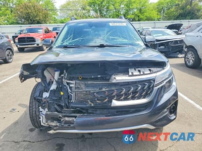 Piąte zdjęcie samochodu w środku: 2022 KIA SELTOS NIGHTFALL VIN:KNDEUCA21N7244637 - miniatura