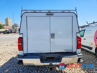 Zdjęcie 6 z 12 samochodu: 2018 CHEVROLET SILVERADO C2500 HEAVY DUTY VIN:1GC2CUEG4JZ258175 - miniatura