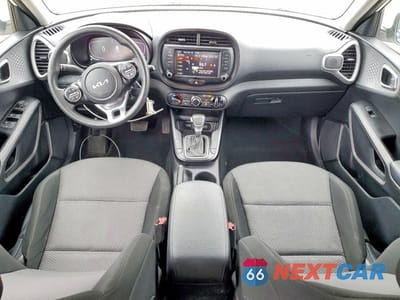 Zdjęcie 8 z 13 samochodu: 2023 KIA SOUL LX VIN:KNDJ23AU2P7868102 - miniatura