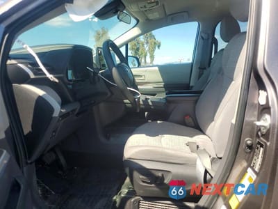Zdjęcie 7 z 13 samochodu: 2022 TOYOTA SIENNA LE VIN:5TDKRKEC0NS101718 - miniatura