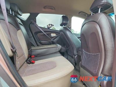 Zdjęcie 10 z 12 samochodu: 2012 HYUNDAI TUCSON GLS VIN:KM8JU3AC9CU422585 - miniatura