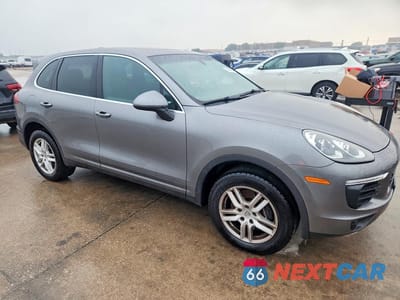 Czwarte zdjęcie samochodu z boku: 2017 PORSCHE CAYENNE VIN:WP1AA2A29HKA89076 - miniatura