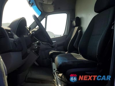 Zdjęcie 7 z 13 samochodu: 2016 MERCEDES-BENZ SPRINTER 2500 VIN:WD3PE8CD4GP330085 - miniatura