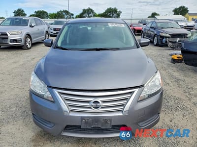 Piąte zdjęcie samochodu w środku: 2015 NISSAN SENTRA SV VIN:3N1AB7AP1FL659528 - miniatura