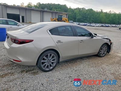 Trzecie zdjęcie samochodu z tyłu: 2025 MAZDA 3 PREFERRED VIN:3MZBPACM5SM471874 - miniatura