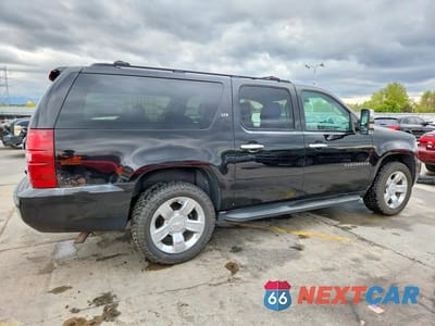 Trzecie zdjęcie samochodu z tyłu: 2008 CHEVROLET SUBURBAN K1500 LS VIN:1GNFK16318R133103 - miniatura