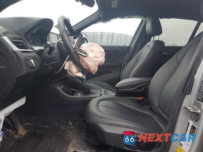 Zdjęcie 7 z 12 samochodu: 2017 BMW X1 XDRIVE28I VIN:WBXHT3C35H5F78505 - miniatura
