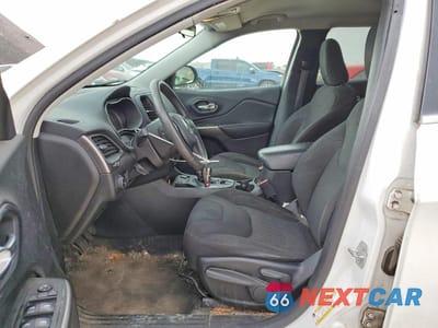 Zdjęcie 7 z 13 samochodu: 2019 JEEP CHEROKEE LATITUDE VIN:1C4PJLCX0KD339620 - miniatura