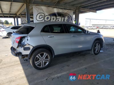 Trzecie zdjęcie samochodu z tyłu: 2017 MERCEDES-BENZ GLA 250 4MATIC VIN:WDCTG4GBXHJ319199 - miniatura