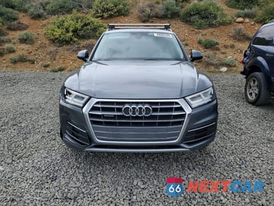 Piąte zdjęcie samochodu w środku: 2019 AUDI Q5 PREMIUM PLUS VIN:WA1BNAFY3K2104948 - miniatura