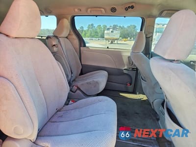 Zdjęcie 11 z 13 samochodu: 2011 TOYOTA SIENNA LE 8-PASSENGER VIN:5TDKA3DC9BS006343 - miniatura