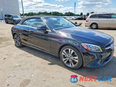 Czwarte zdjęcie samochodu z boku: 2019 MERCEDES-BENZ C 300 4MATIC VIN:WDDWK8EB0KF780598 - miniatura