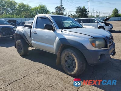 Czwarte zdjęcie samochodu z boku: 2010 TOYOTA TACOMA BASE VIN:5TEPX4EN1AZ672673 - miniatura
