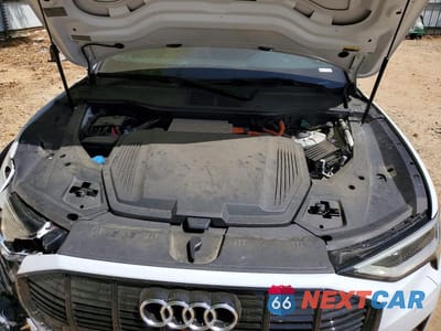 Zdjęcie 12 z 13 samochodu: 2021 AUDI E-TRON PREMIUM VIN:WA1AAAGE8MB008747 - miniatura