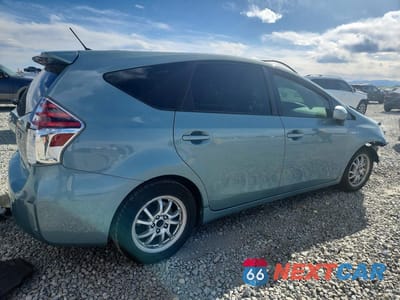Trzecie zdjęcie samochodu z tyłu: 2016 TOYOTA PRIUS V TWO VIN:JTDZN3EU8GJ054706 - miniatura