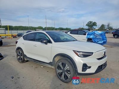 Czwarte zdjęcie samochodu z boku: 2023 VOLVO C40 RECHARGE PLUS VIN:YV4ED3GL6P2065782 - miniatura