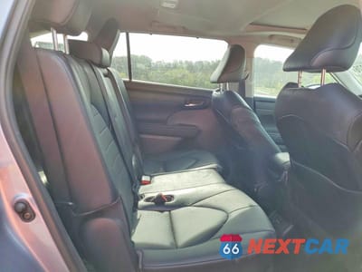 Zdjęcie 11 z 13 samochodu: 2021 TOYOTA HIGHLANDER XLE VIN:5TDHZRBHXMS095024 - miniatura