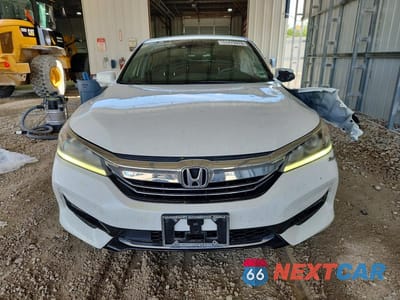 Piąte zdjęcie samochodu w środku: 2017 HONDA ACCORD HYBRID VIN:JHMCR6F38HC014700 - miniatura