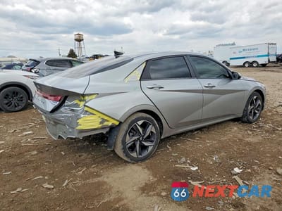 Trzecie zdjęcie samochodu z tyłu: 2023 HYUNDAI ELANTRA SEL VIN:5NPLS4AG9PH115459 - miniatura