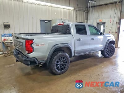 Trzecie zdjęcie samochodu z tyłu: 2024 CHEVROLET COLORADO TRAIL BOSS VIN:1GCPTEEK3R1162354 - miniatura