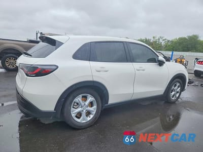 Trzecie zdjęcie samochodu z tyłu: 2025 HONDA HR-V LX VIN:3CZRZ1H35SM746391 - miniatura