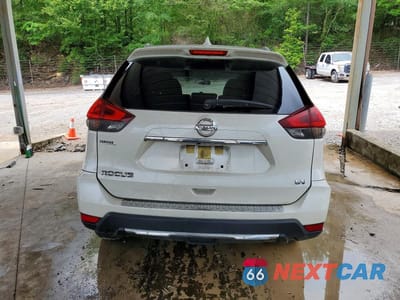Zdjęcie 6 z 12 samochodu: 2018 NISSAN ROGUE SV VIN:JN8AT2MT0JW492060 - miniatura