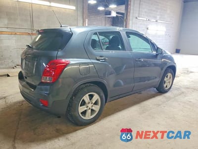 Trzecie zdjęcie samochodu z tyłu: 2019 CHEVROLET TRAX LS VIN:3GNCJKSB2KL403270 - miniatura