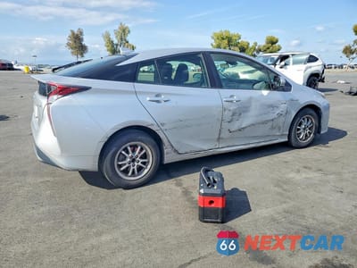 Trzecie zdjęcie samochodu z tyłu: 2017 TOYOTA PRIUS THREE VIN:JTDKARFU4H3536125 - miniatura