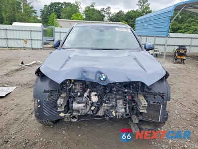 Piąte zdjęcie samochodu w środku: 2025 BMW X1 XDRIVE28I VIN:WBX73EF07S5158418 - miniatura