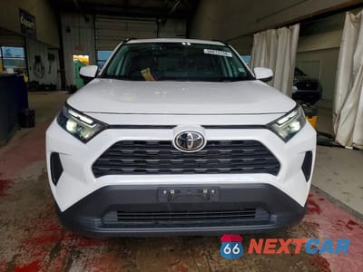 Piąte zdjęcie samochodu w środku: 2025 TOYOTA RAV4 HYBRID XLE VIN:2T3RWRFV0SW253251 - miniatura