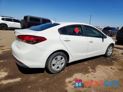 Trzecie zdjęcie samochodu z tyłu: 2018 KIA FORTE LX VIN:3KPFK4A75JE254898 - miniatura