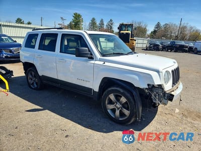 Czwarte zdjęcie samochodu z boku: 2015 JEEP PATRIOT LATITUDE VIN:1C4NJRFB1FD197584 - miniatura