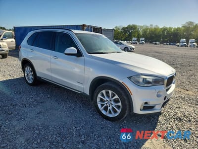 Czwarte zdjęcie samochodu z boku: 2016 BMW X5 SDRIVE35I VIN:5UXKR2C5XG0R70884 - miniatura