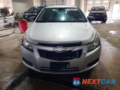 Piąte zdjęcie samochodu w środku: 2014 CHEVROLET CRUZE LS VIN:1G1PA5SGXE7149414 - miniatura