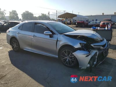 Czwarte zdjęcie samochodu z boku: 2023 TOYOTA CAMRY SE VIN:4T1T11AK1PU802877 - miniatura