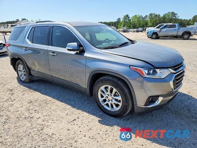 Czwarte zdjęcie samochodu z boku: 2018 CHEVROLET TRAVERSE LT VIN:1GNERGKW7JJ154911 - miniatura