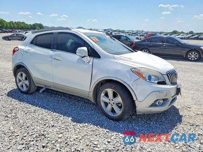 Czwarte zdjęcie samochodu z boku: 2015 BUICK ENCORE CONVENIENCE VIN:KL4CJBSB3FB260422 - miniatura