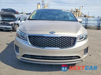 Piąte zdjęcie samochodu w środku: 2016 KIA SEDONA LX VIN:KNDMB5C18G6140138 - miniatura