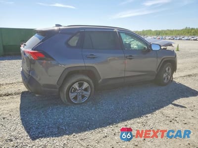 Trzecie zdjęcie samochodu z tyłu: 2022 TOYOTA RAV4 XLE VIN:2T3P1RFV2NC269740 - miniatura