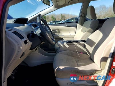 Zdjęcie 7 z 11 samochodu: 2013 TOYOTA PRIUS V THREE VIN:JTDZN3EU4D3223751 - miniatura