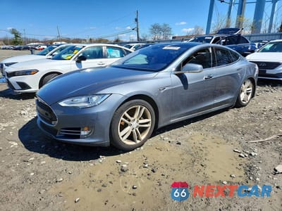 2013 TESLA MODEL S 5YJSA1CN3DFP03442 - główne zdjęcie licytacji z USA - miniatura