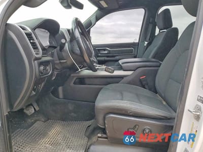 Zdjęcie 7 z 12 samochodu: 2021 RAM 1500 BIG HORN VIN:1C6RREFTXMN708204 - miniatura