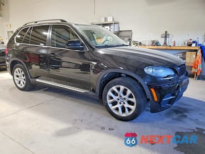 Czwarte zdjęcie samochodu z boku: 2013 BMW X5 XDRIVE35I VIN:5UXZV4C55D0G55995 - miniatura