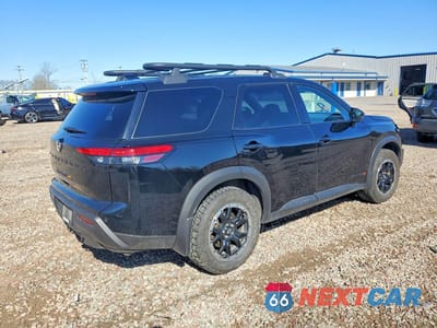 Trzecie zdjęcie samochodu z tyłu: 2024 NISSAN PATHFINDER ROCK CREEK VIN:5N1DR3BD5RC308071 - miniatura