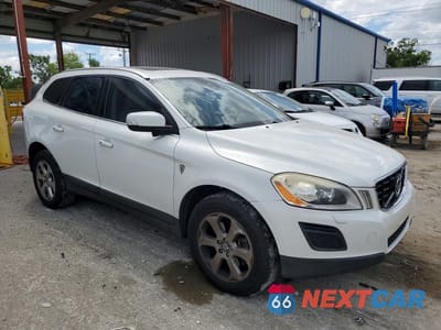 Czwarte zdjęcie samochodu z boku: 2013 VOLVO XC60 3.2 VIN:YV4952DLXD2418453 - miniatura