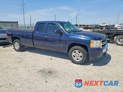 Czwarte zdjęcie samochodu z boku: 2009 CHEVROLET SILVERADO K1500 LT VIN:1GCEK29059E108645 - miniatura