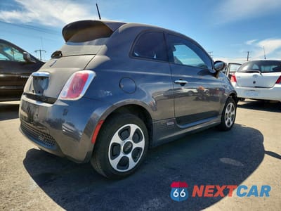 Trzecie zdjęcie samochodu z tyłu: 2015 FIAT 500 ELECTRIC VIN:3C3CFFGE1FT623188 - miniatura