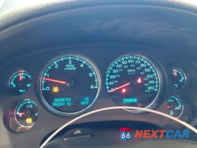 Zdjęcie 9 z 14 samochodu: 2010 GMC YUKON XL DENALI VIN:1GKUKMEF2AR245156 - miniatura