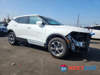Czwarte zdjęcie samochodu z boku: 2025 CHEVROLET BLAZER 2LT VIN:3GNKBHR4XSS230039 - miniatura