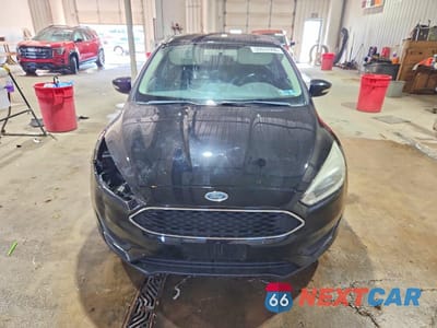 Piąte zdjęcie samochodu w środku: 2016 FORD FOCUS SE VIN:1FADP3F20GL256595 - miniatura